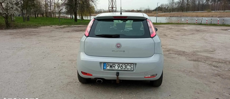 Fiat Punto cena 24100 przebieg: 192585, rok produkcji 2012 z Września małe 121